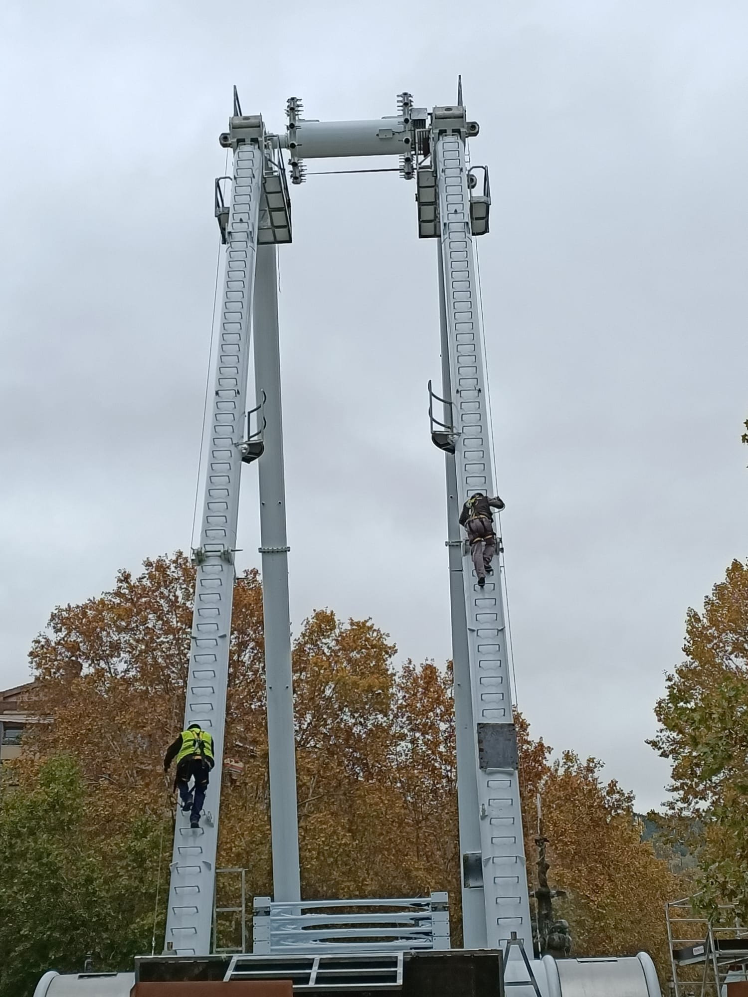 La atracción empieza a tomar forma en el Paseo del Salón.