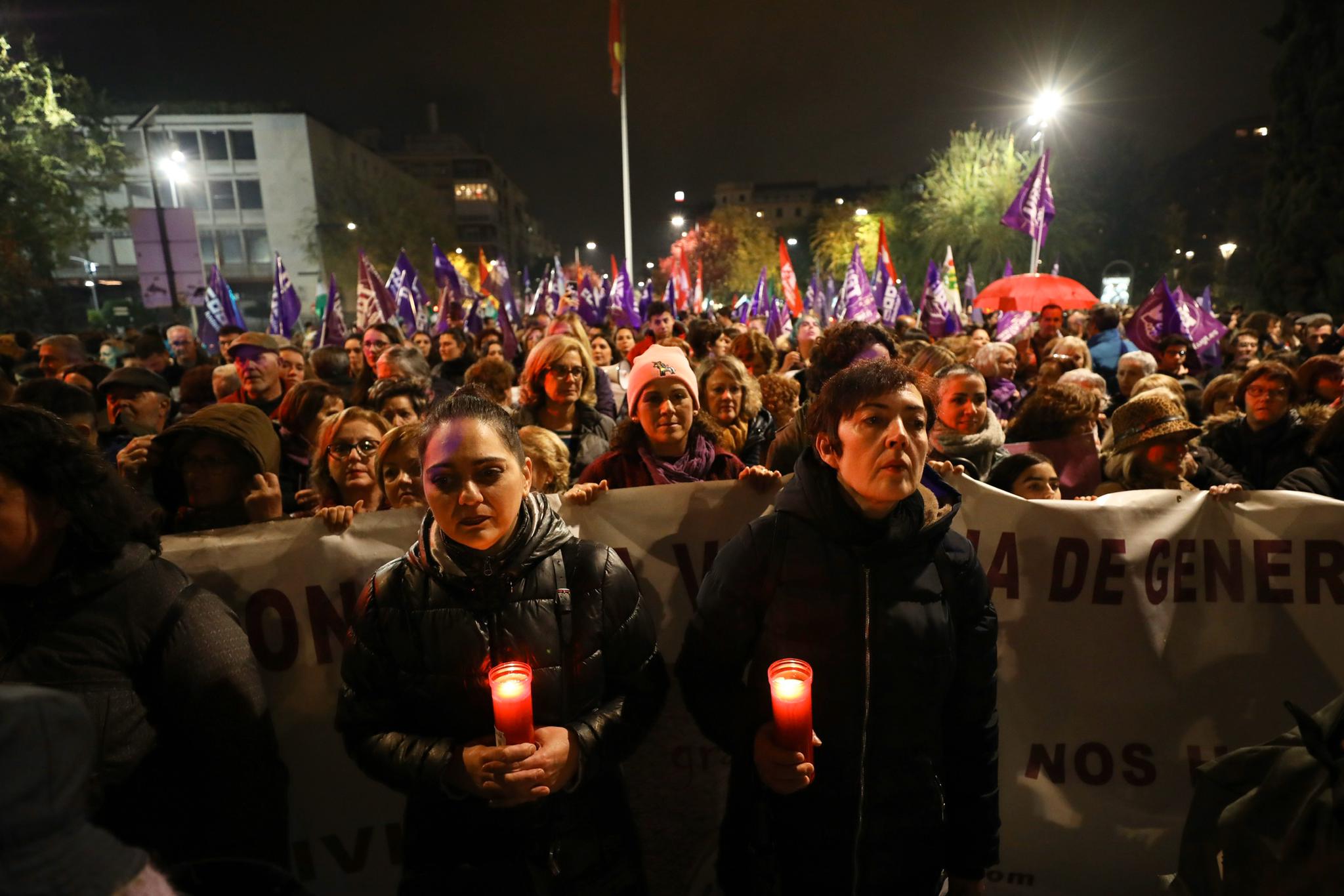 La manifestación con motivo del 25N ha puesto en valor la figura de la mujer con numerosos cánticos 
