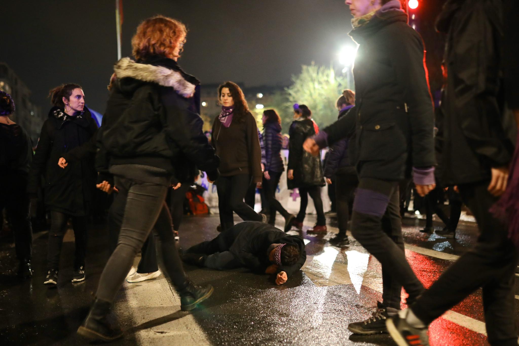 La manifestación con motivo del 25N ha puesto en valor la figura de la mujer con numerosos cánticos 
