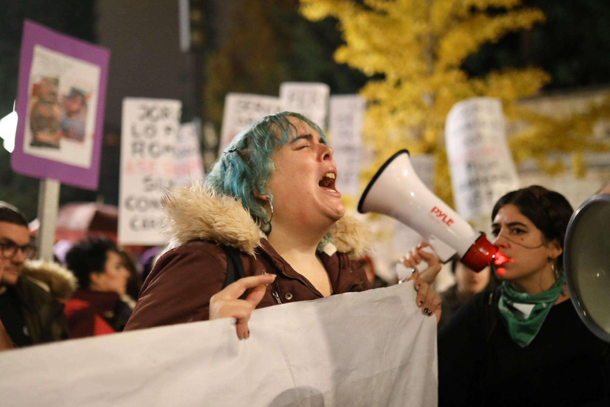 La manifestación con motivo del 25N ha puesto en valor la figura de la mujer con numerosos cánticos 