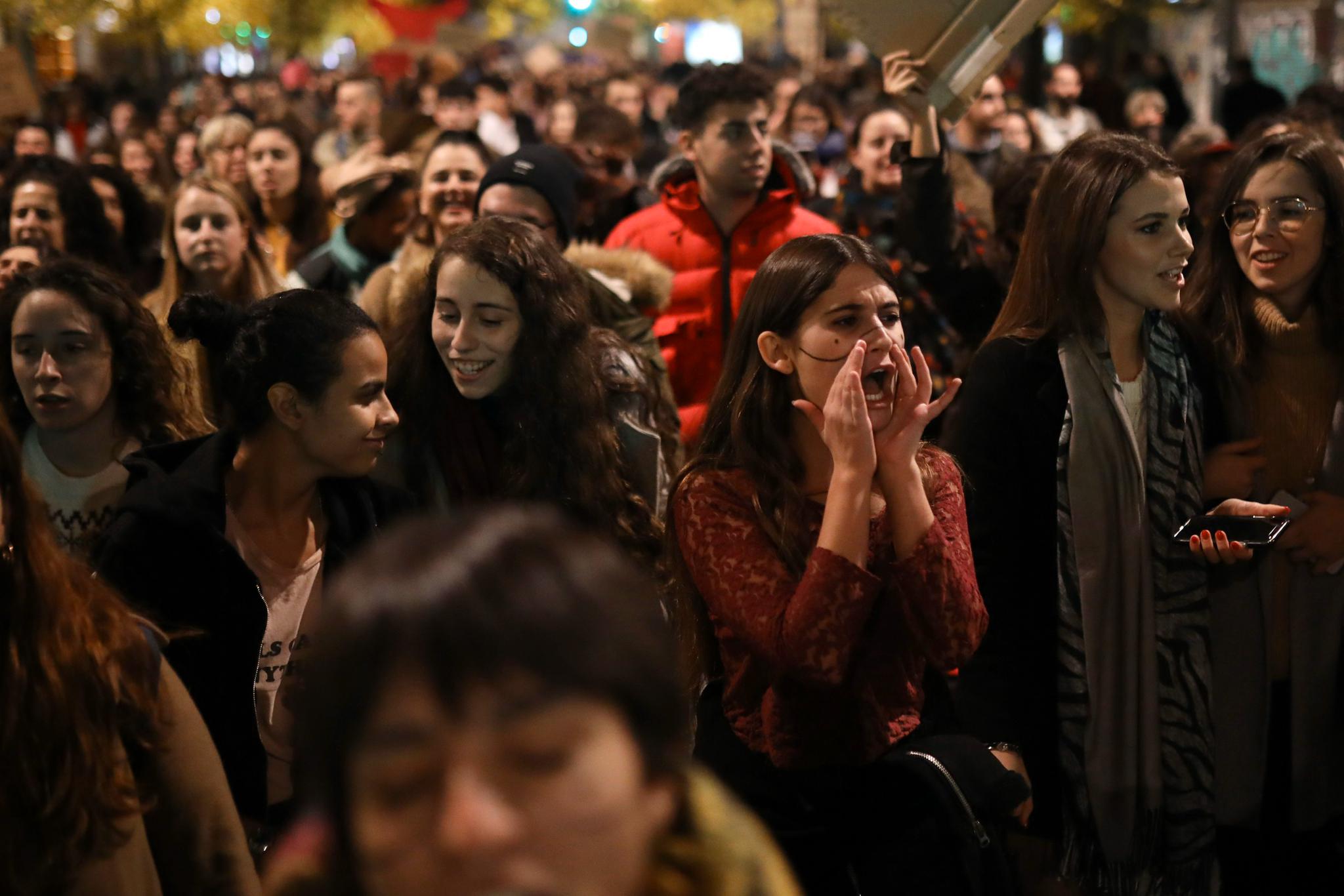 La manifestación con motivo del 25N ha puesto en valor la figura de la mujer con numerosos cánticos 