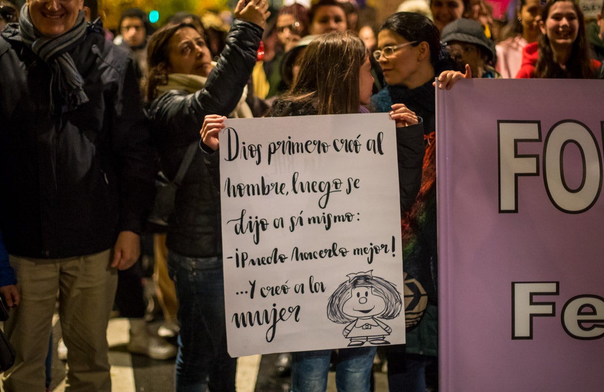 Repasa los carteles de la manifestación feminista contra la violencia de género de este 25N en Granada 