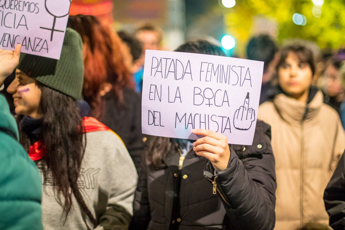 Repasa los carteles de la manifestación feminista contra la violencia de género de este 25N en Granada 