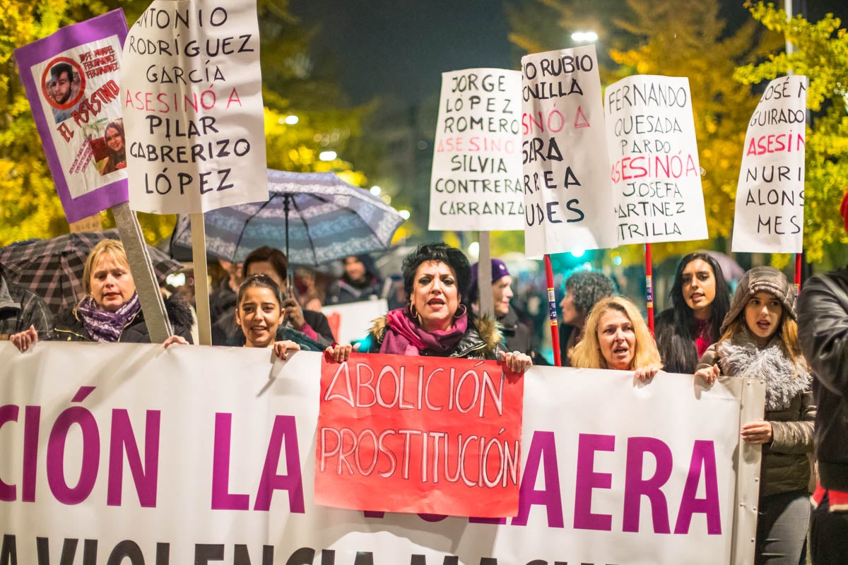 Repasa los carteles de la manifestación feminista contra la violencia de género de este 25N en Granada 