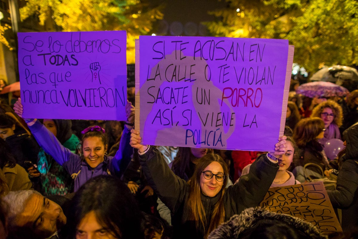 Repasa los carteles de la manifestación feminista contra la violencia de género de este 25N en Granada 