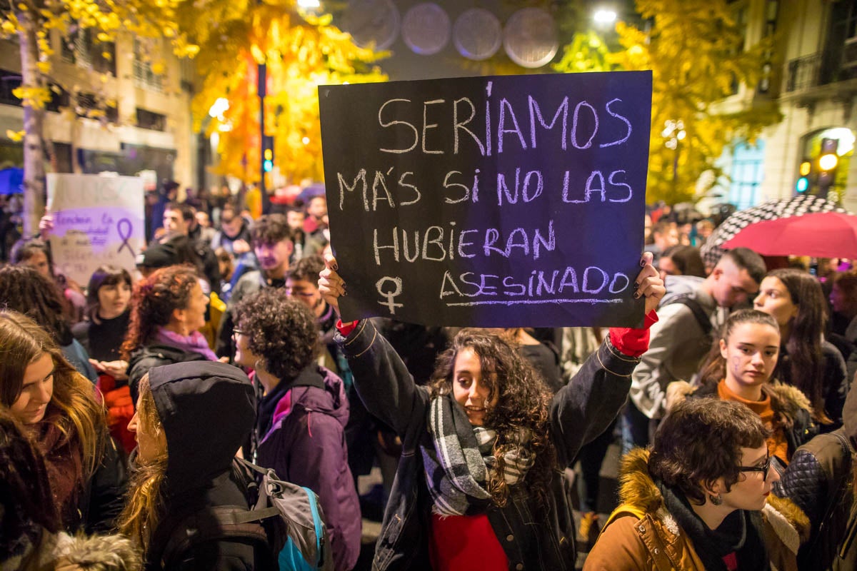 Repasa los carteles de la manifestación feminista contra la violencia de género de este 25N en Granada 