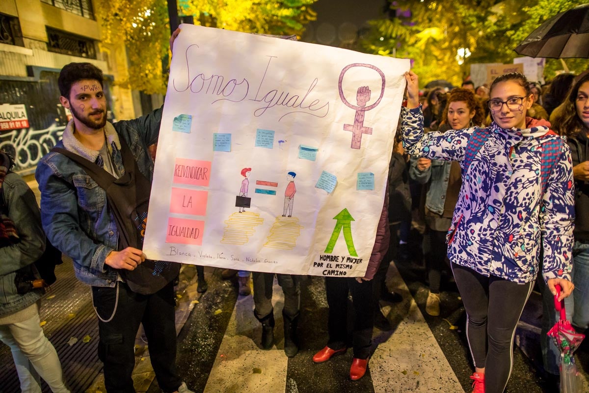 Repasa los carteles de la manifestación feminista contra la violencia de género de este 25N en Granada 