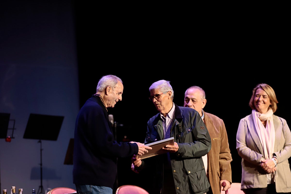 La entidad cumplía 89 años y varios de sus miembros recibieron un merecido homenaje