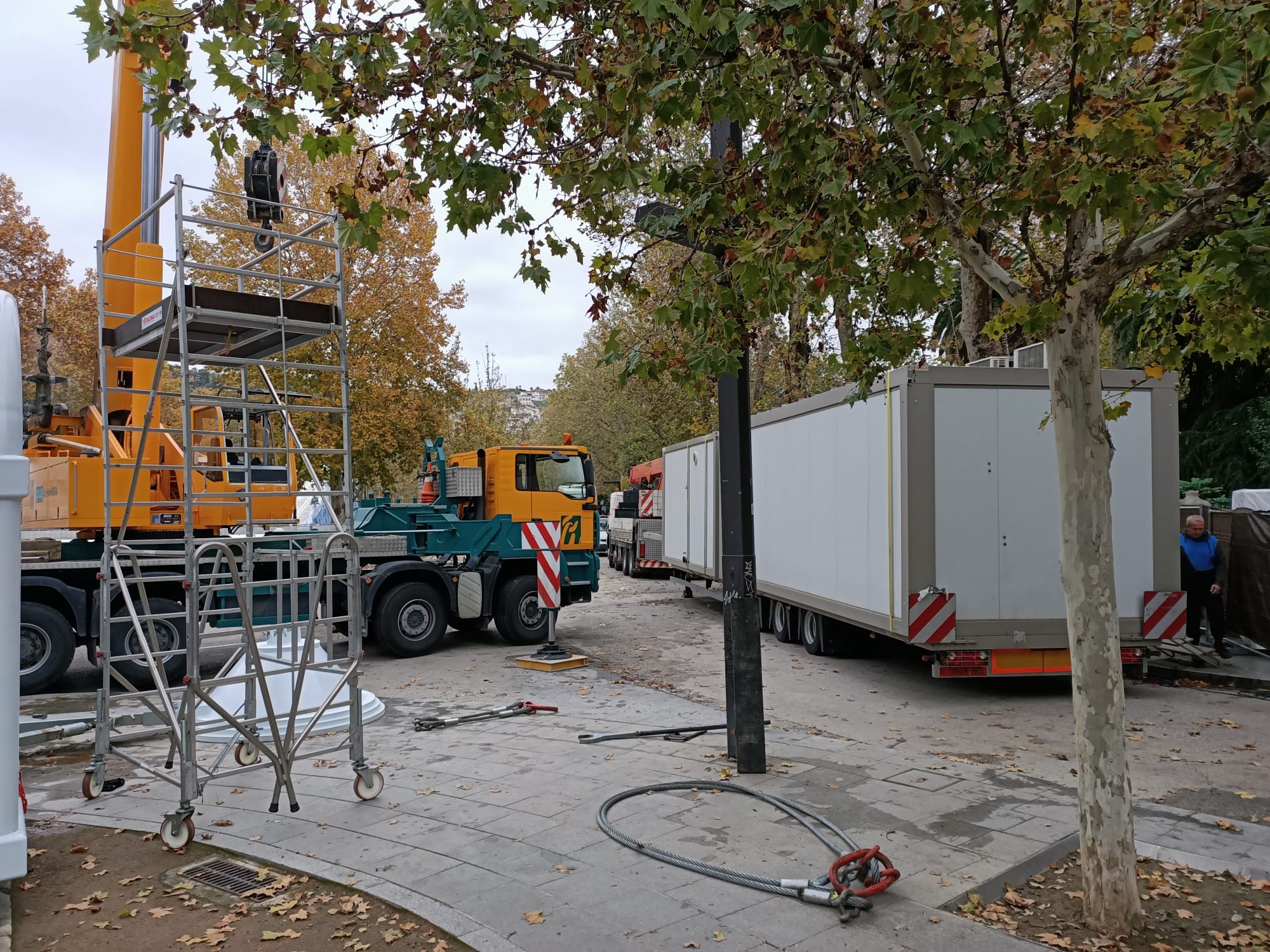 La atracción empieza a tomar forma en el Paseo del Salón.