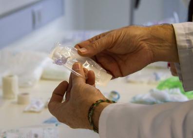 Imagen secundaria 1 - Una investigación granadina advierte que los recién nacidos están rodeados de plásticos con sustancias químicas perjudiciales