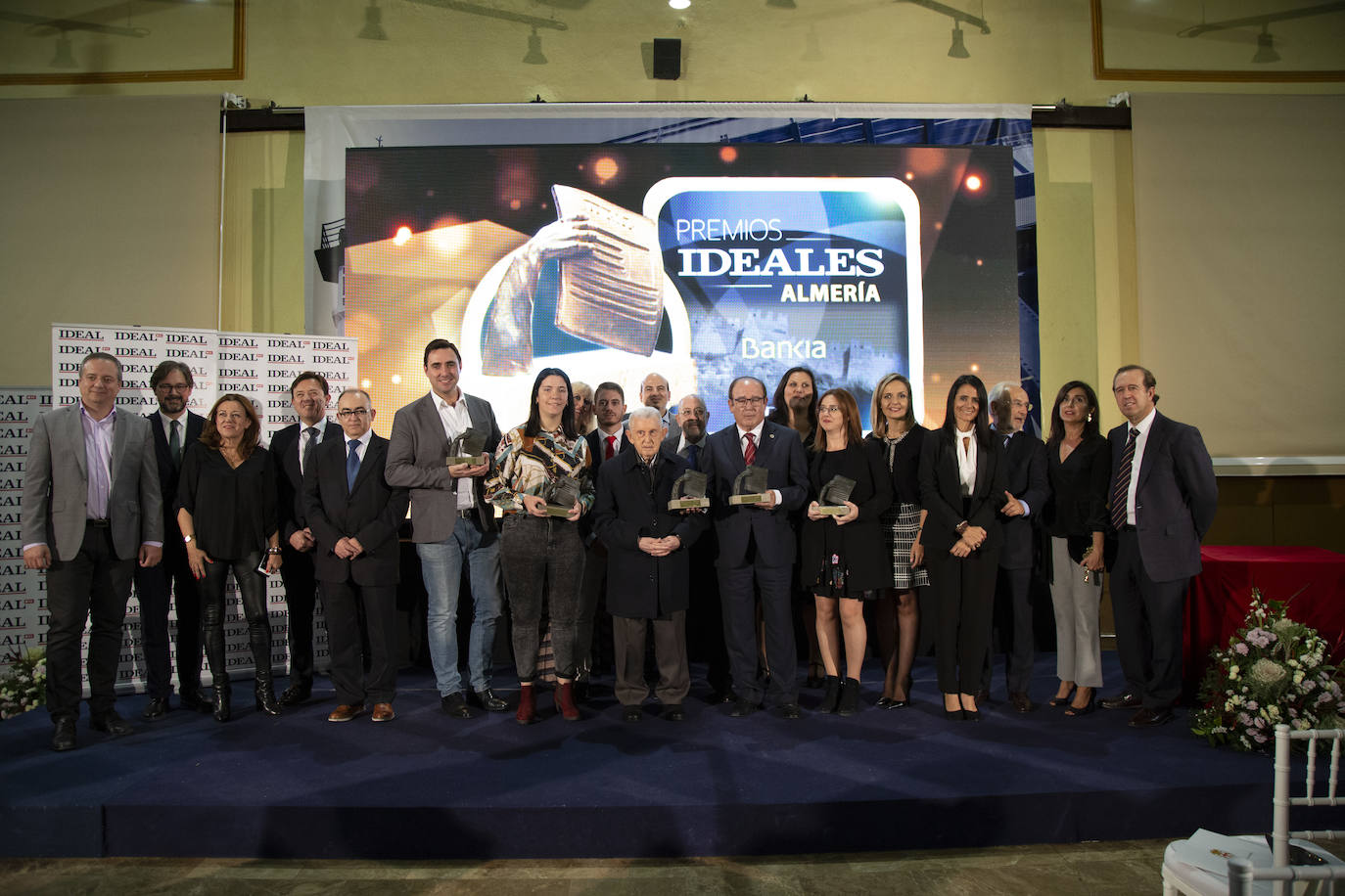 Más de 200 personas se han dado cita en el Varadero del Puerto de Almería para asistir a la gala de entrega de estos galardones que reconocen el talento almeriense 