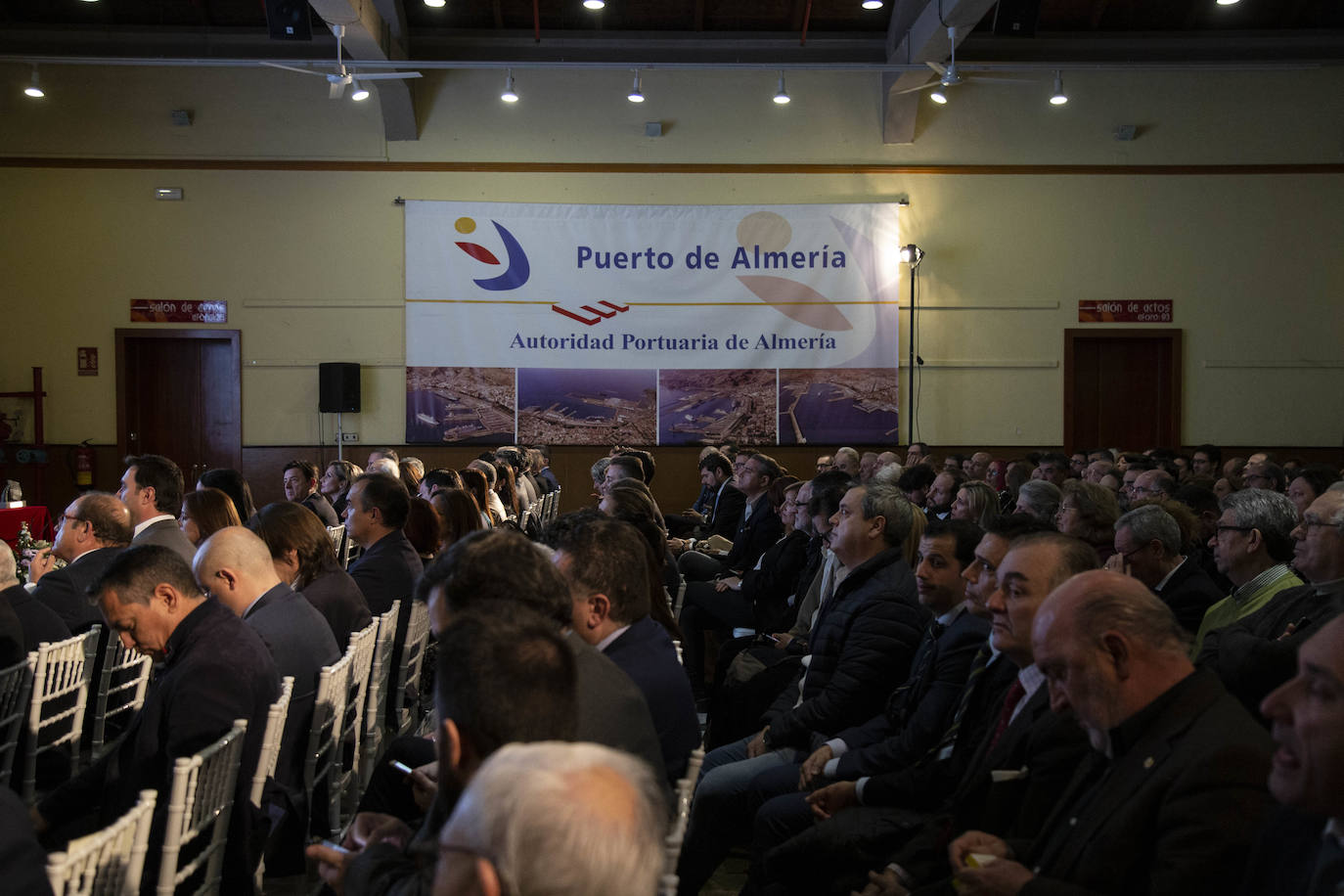 Más de 200 personas se han dado cita en el Varadero del Puerto de Almería para asistir a la gala de entrega de estos galardones que reconocen el talento almeriense 