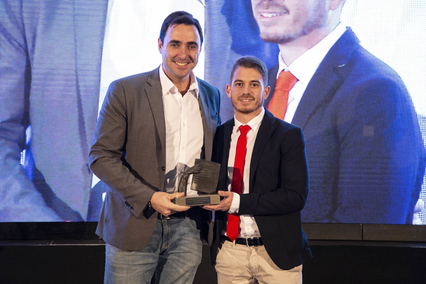 Más de 200 personas se han dado cita en el Varadero del Puerto de Almería para asistir a la gala de entrega de estos galardones que reconocen el talento almeriense 