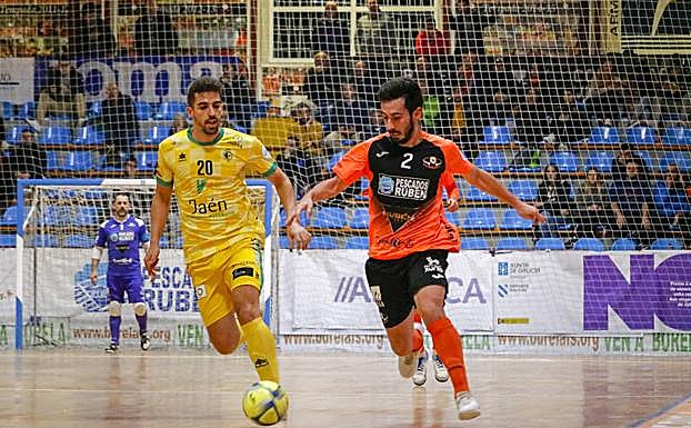 Jugada del partido entre Jaén FS Paraíso Interior y Burela. BURELA PESCADOS RUBÉN