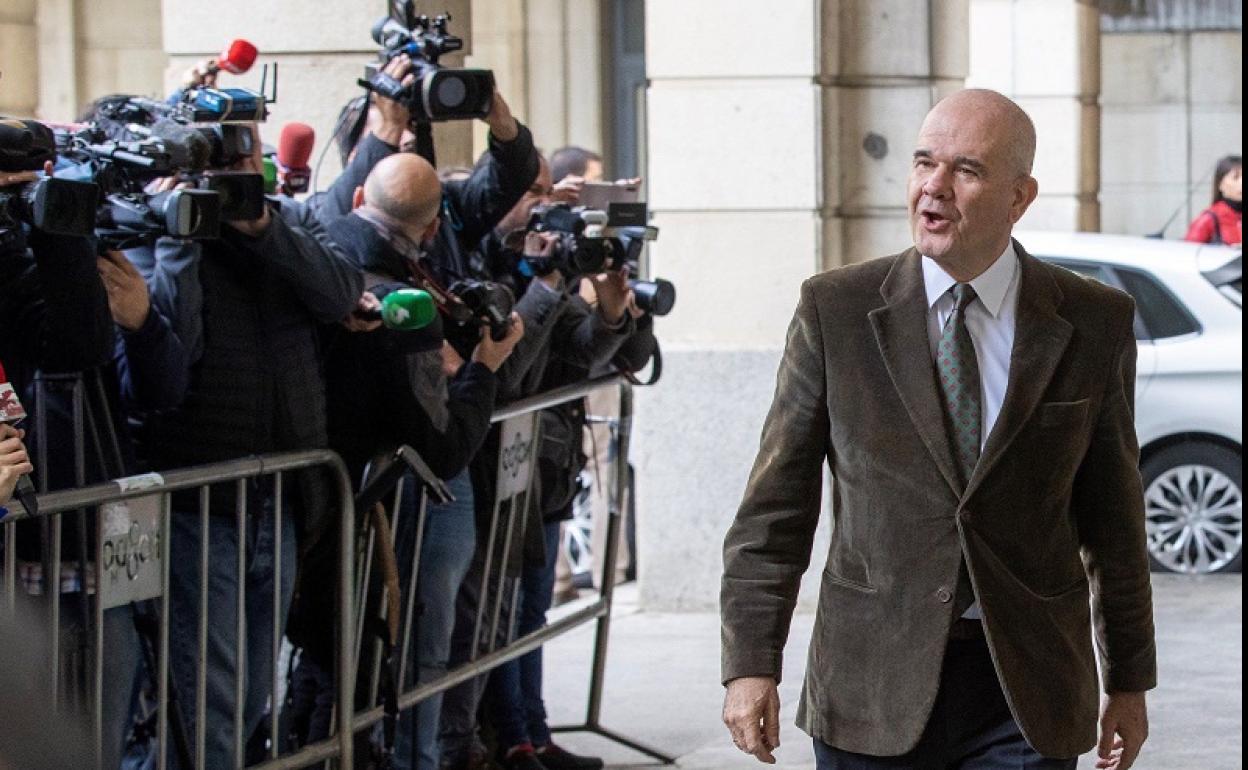 Chaves dice que el juicio de los ERE ha estado condicionado «por un clima de presunción de culpabilidad»