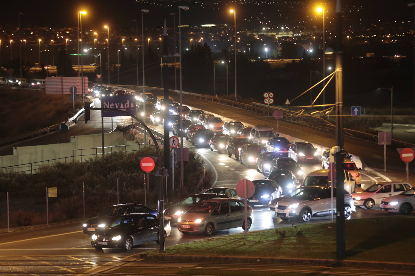 Los centros comerciales y tiendas de la capital, a rebosar de clientes durante este viernes 29 de noviembre