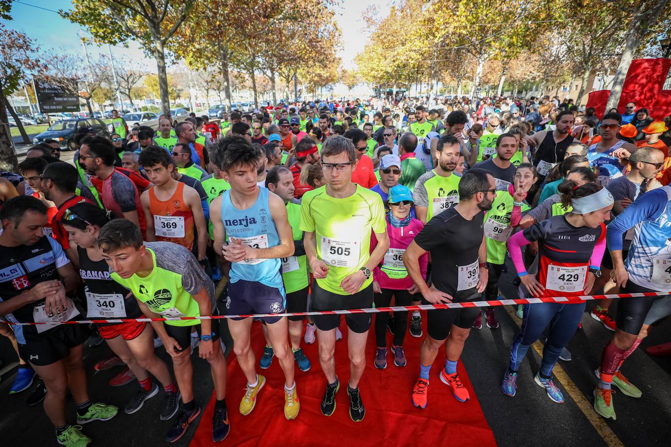 Muchos corredores han acudido disfrazados a una cita que cumple su octava edición