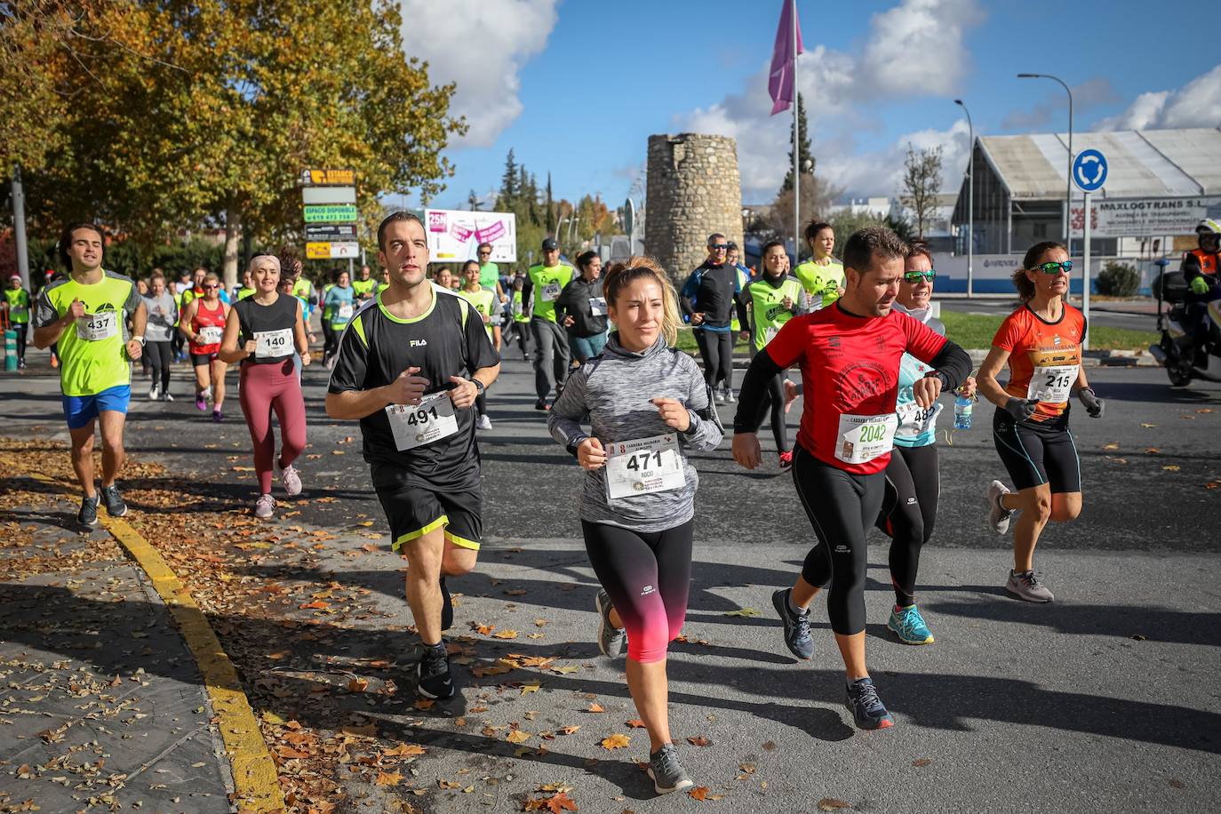 Muchos corredores han acudido disfrazados a una cita que cumple su octava edición