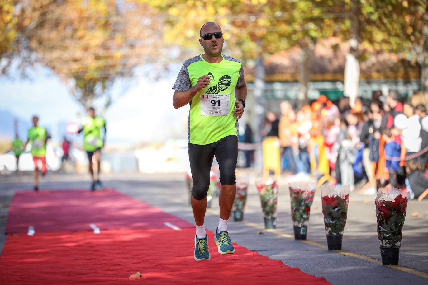 Muchos corredores han acudido disfrazados a una cita que cumple su octava edición