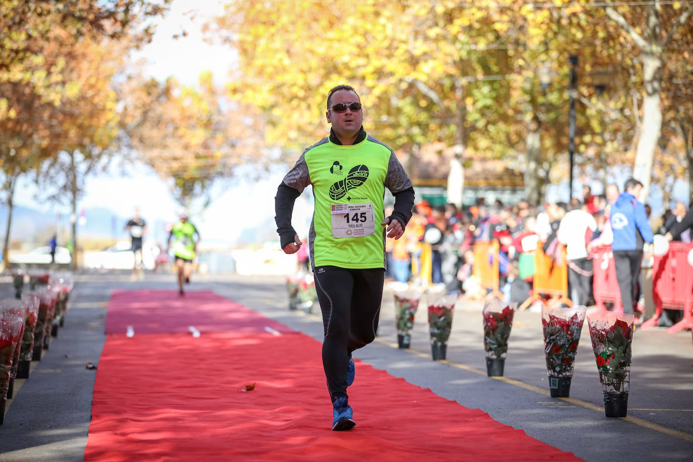 Muchos corredores han acudido disfrazados a una cita que cumple su octava edición