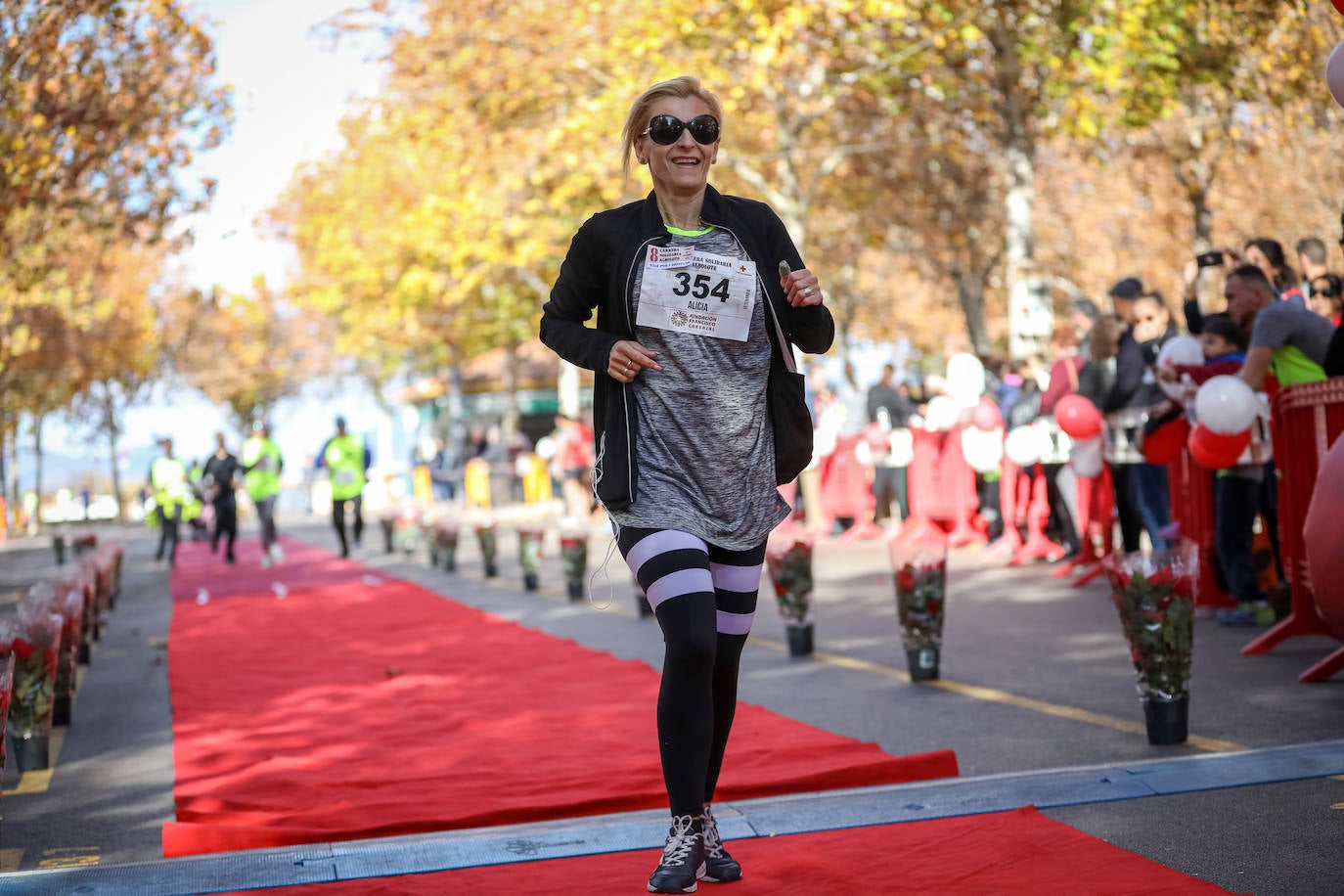 Muchos corredores han acudido disfrazados a una cita que cumple su octava edición