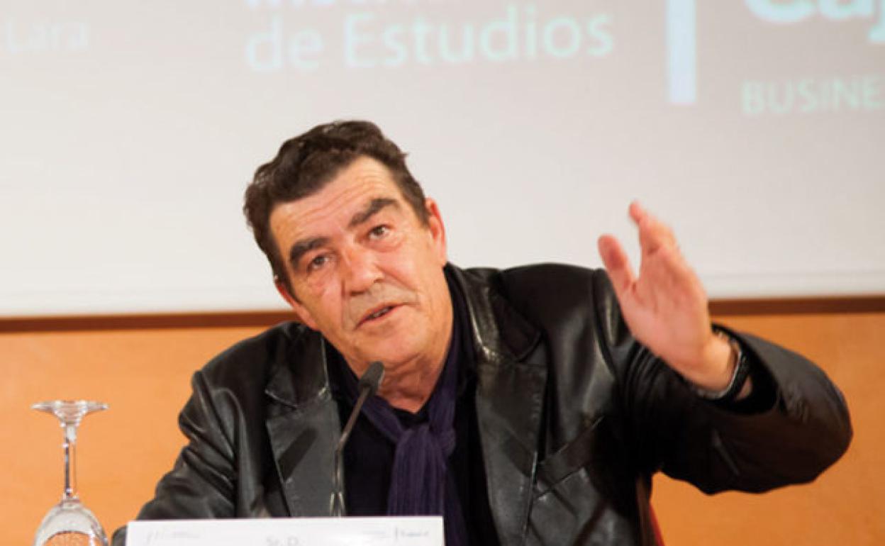 Juez Calatayud: «No somos ecológicos: hemos echado a los niños de la calle; están todo el día con pantallas, que encima engordan»
