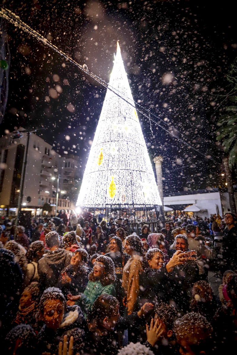 Un millón de bombillas brillarán en las calles de la ciudad hasta después de Reyes