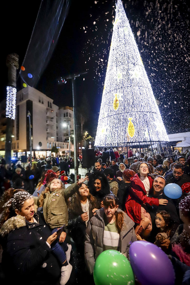 Un millón de bombillas brillarán en las calles de la ciudad hasta después de Reyes