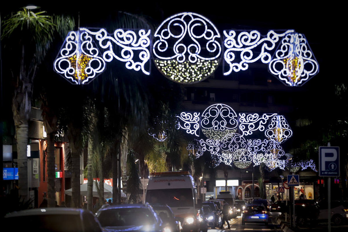 Un millón de bombillas brillarán en las calles de la ciudad hasta después de Reyes