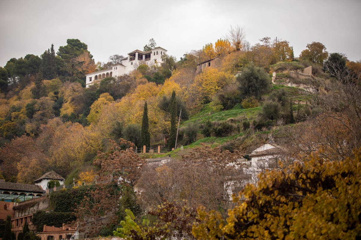 La capital nazarí ofrece paisajes bellos y penetrantes en la estación otoñal | La Alhambra, el centro... todos los rincones ofrecen hermosas estampas