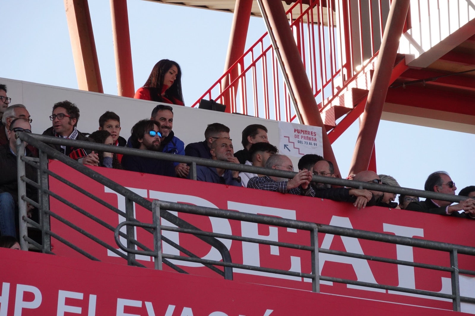 Echamos un vistazo a la grada para recopilar las mejores fotos de la afición. 