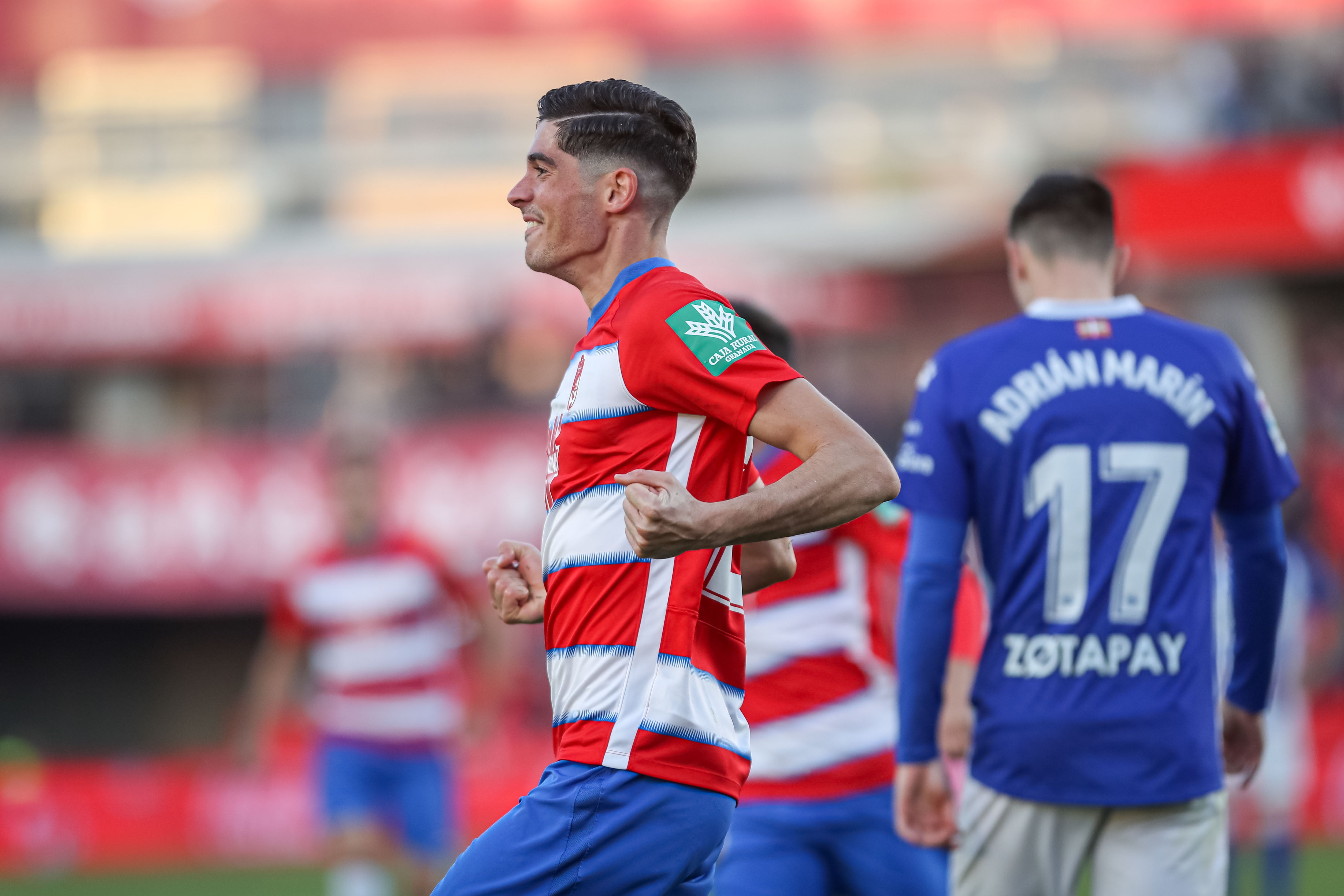 Repasa los mejores momentos del choque que ha enfrentado a dos rivales directos en Los Cármenes