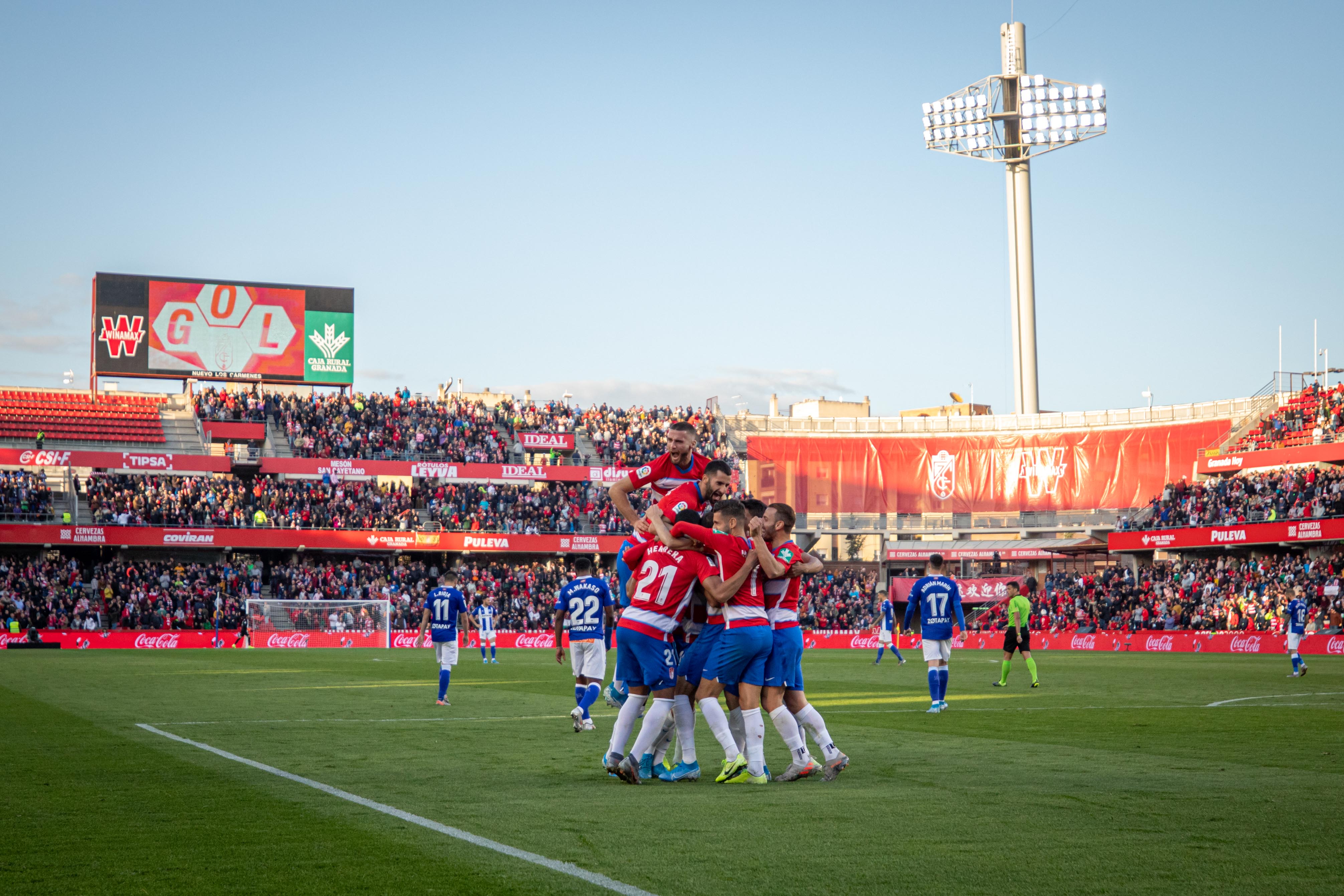 Repasa los mejores momentos del choque que ha enfrentado a dos rivales directos en Los Cármenes