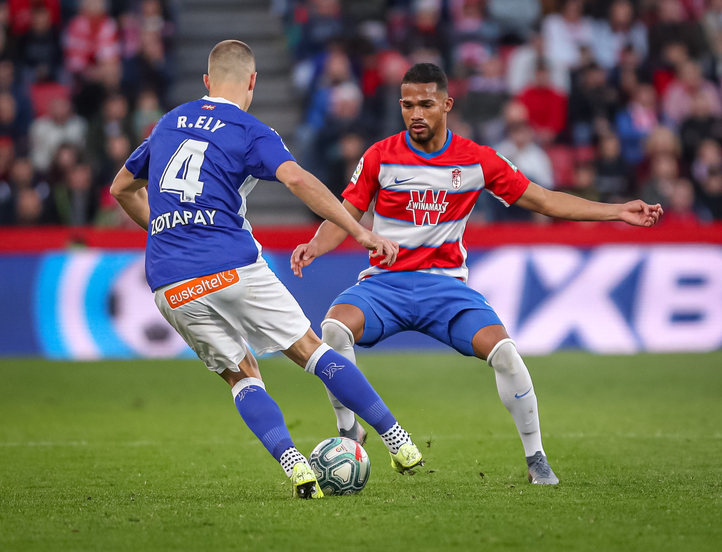 Repasa los mejores momentos del choque que ha enfrentado a dos rivales directos en Los Cármenes