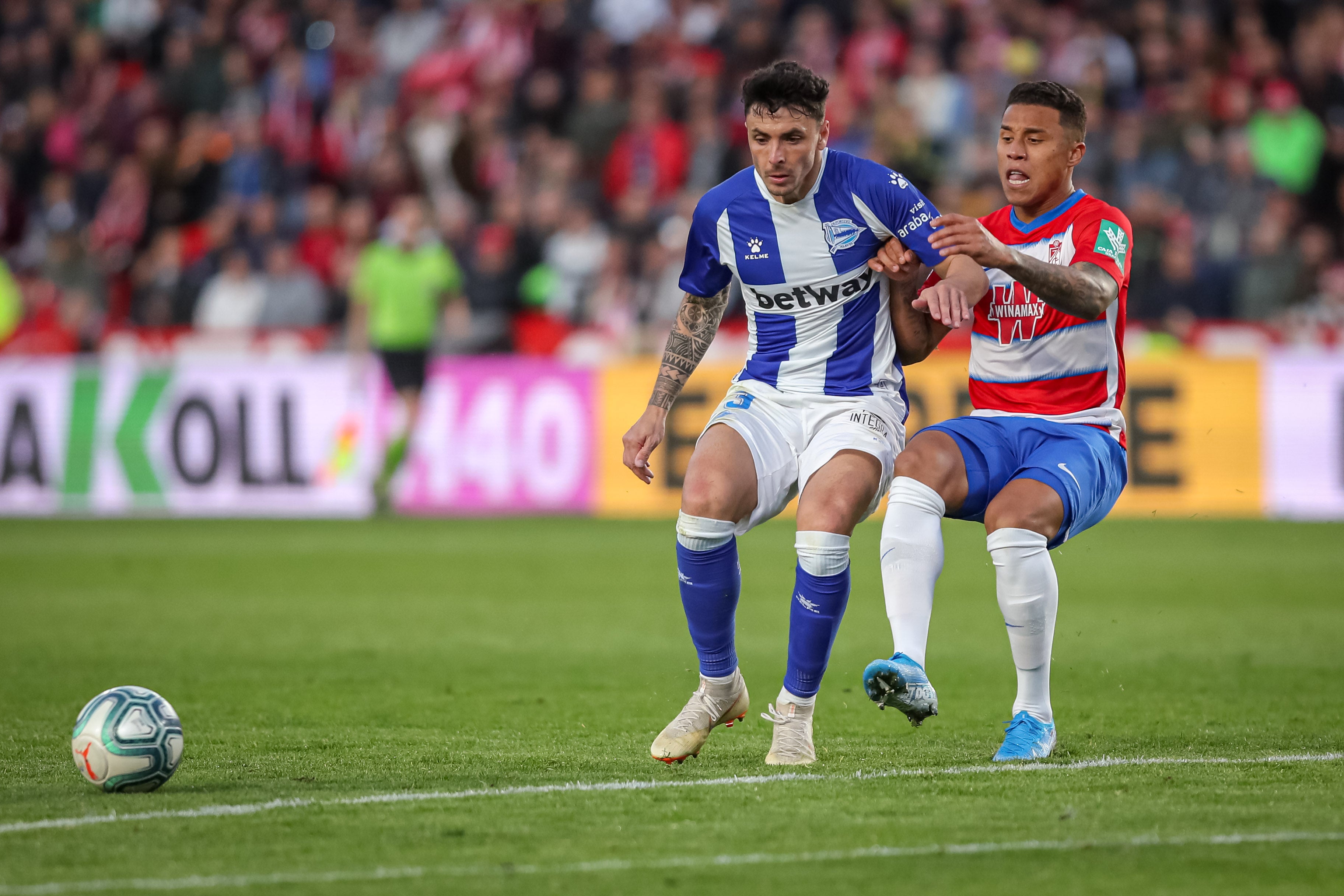 Repasa los mejores momentos del choque que ha enfrentado a dos rivales directos en Los Cármenes