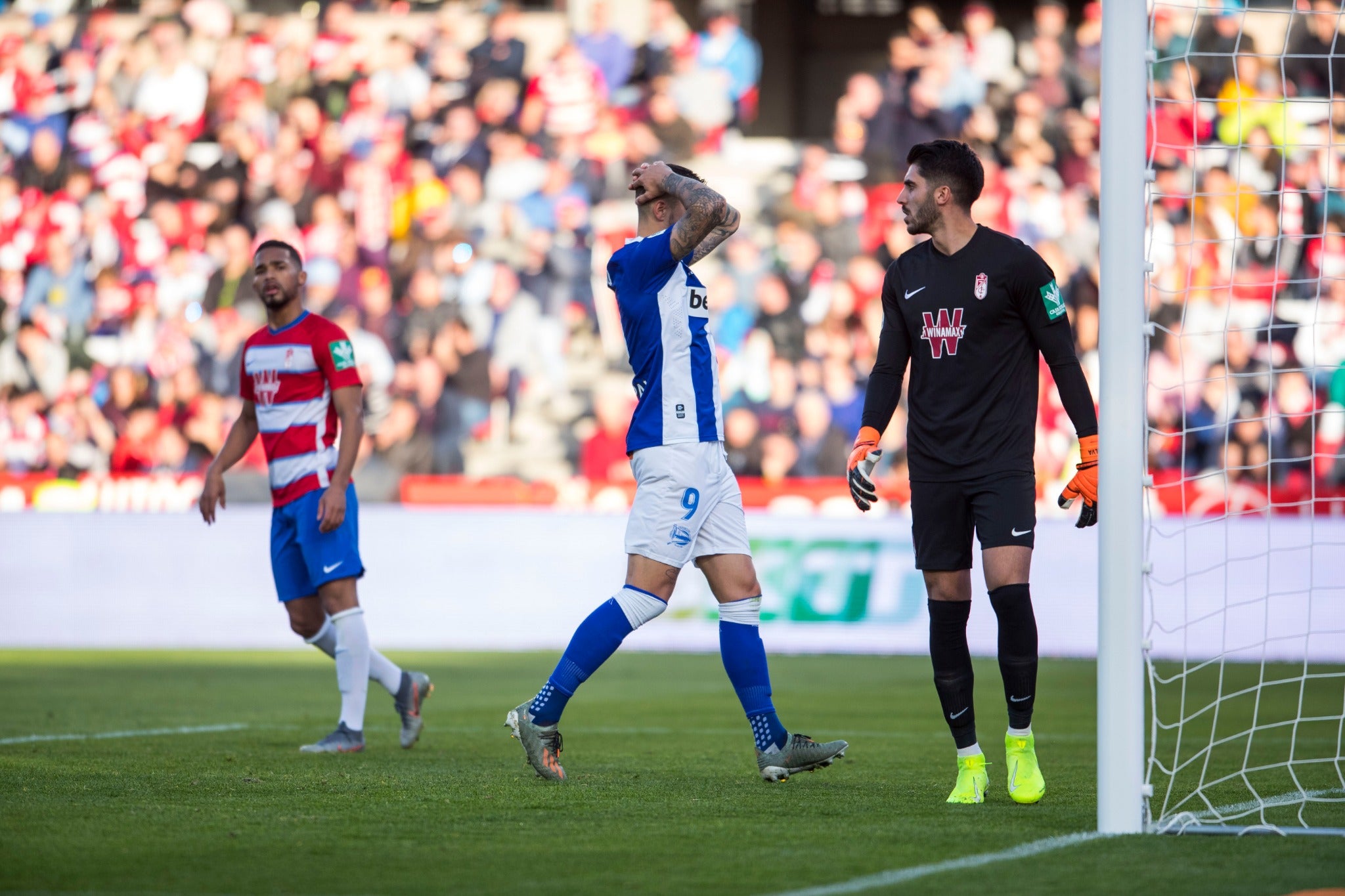 Repasa los mejores momentos del choque que ha enfrentado a dos rivales directos en Los Cármenes