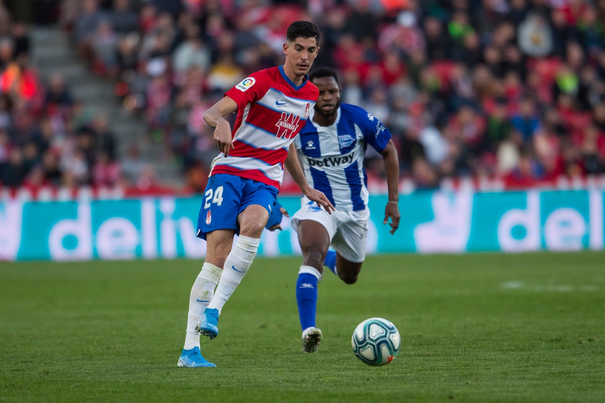 Repasa los mejores momentos del choque que ha enfrentado a dos rivales directos en Los Cármenes