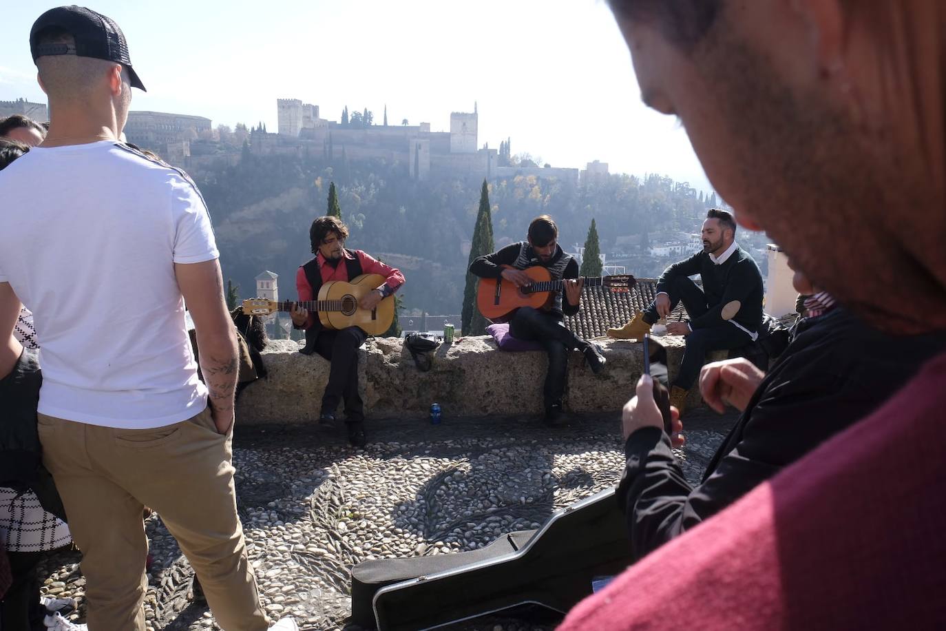 El popular enclave granadino está siendo uno de los escenarios más visitados durante este puente.