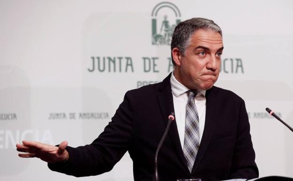 El consejero andaluz de Presidencia, Elías Bendodo, al término de la reunión semanal del Ejecutivo autonómico