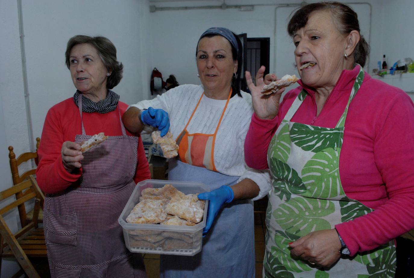 Hubo bingo, sorteos, borrachuelos y rosetas. Yegen cuenta con uno de los salones culturales y de fiestas más grandes de la comarca de La Alpujarra 