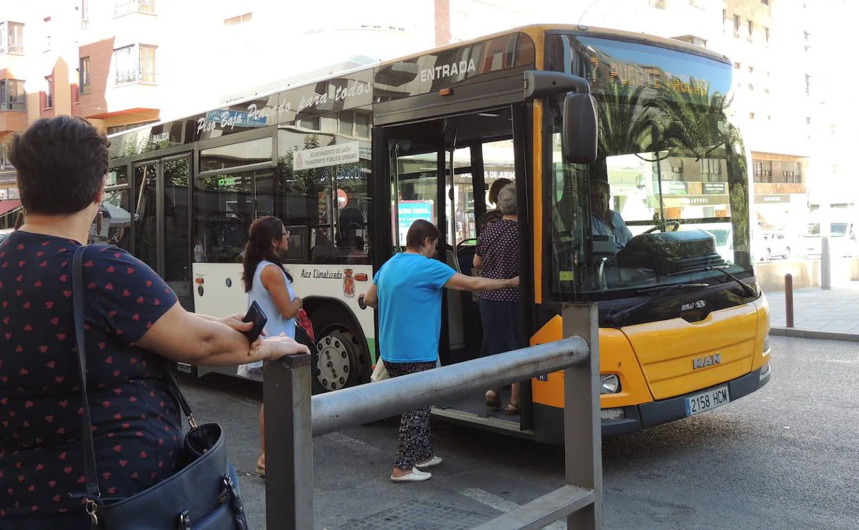 Comisión Municipal De Alto Voltaje Sobre Autobuses Castillo Ideal 7601