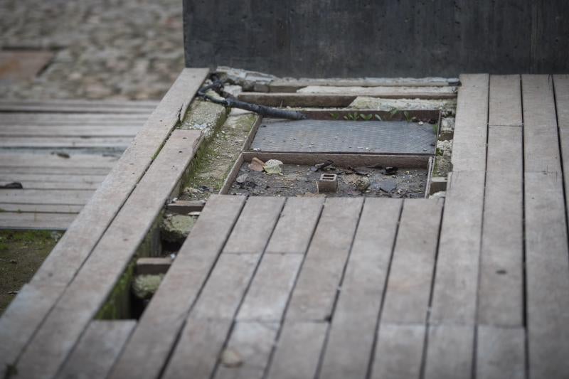 Así de deteriorado se encuentra el parque a espaldas del Cuarto Real de Santo Domingo