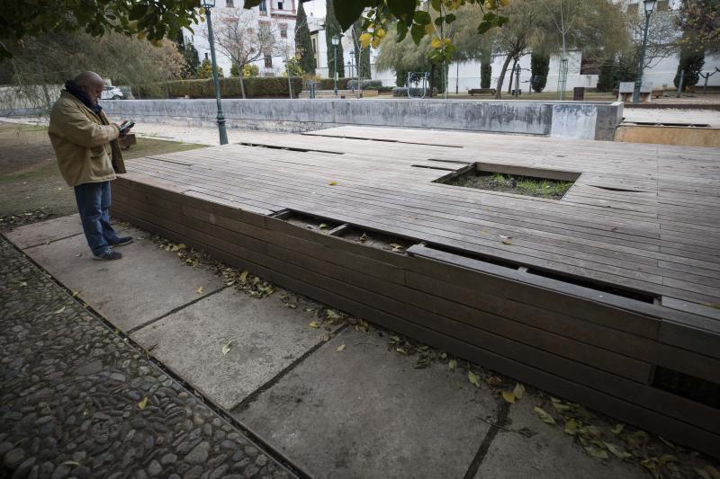 Así de deteriorado se encuentra el parque a espaldas del Cuarto Real de Santo Domingo