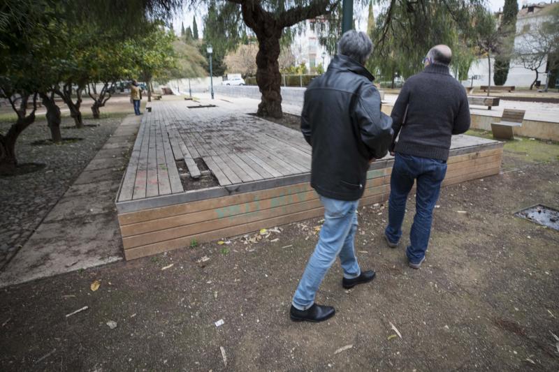 Así de deteriorado se encuentra el parque a espaldas del Cuarto Real de Santo Domingo