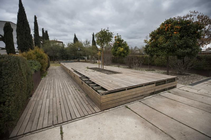 Así de deteriorado se encuentra el parque a espaldas del Cuarto Real de Santo Domingo