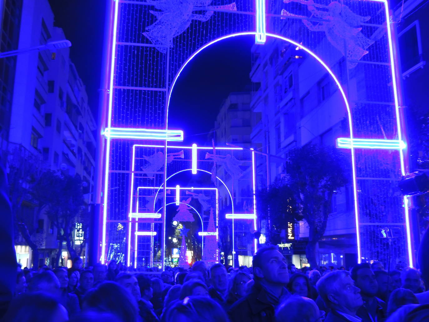 Así ha sido la inauguración del espectáculo navideño en la nueva calle de Roldán y Marín en Jaén