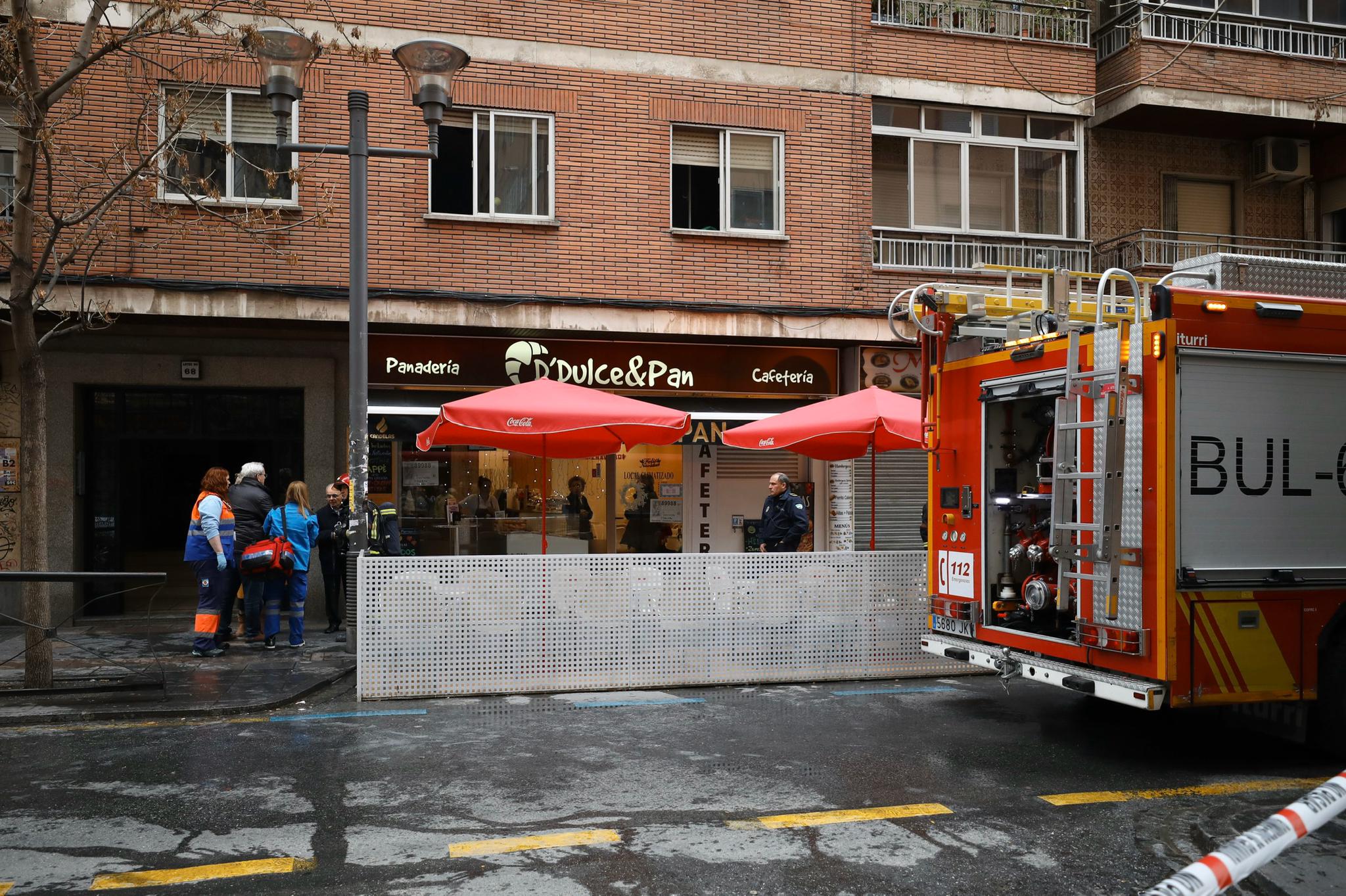 El fuego se ha originado en la cocina de la vivienda, y ha requerido la intervención del cuerpo de Bomberos