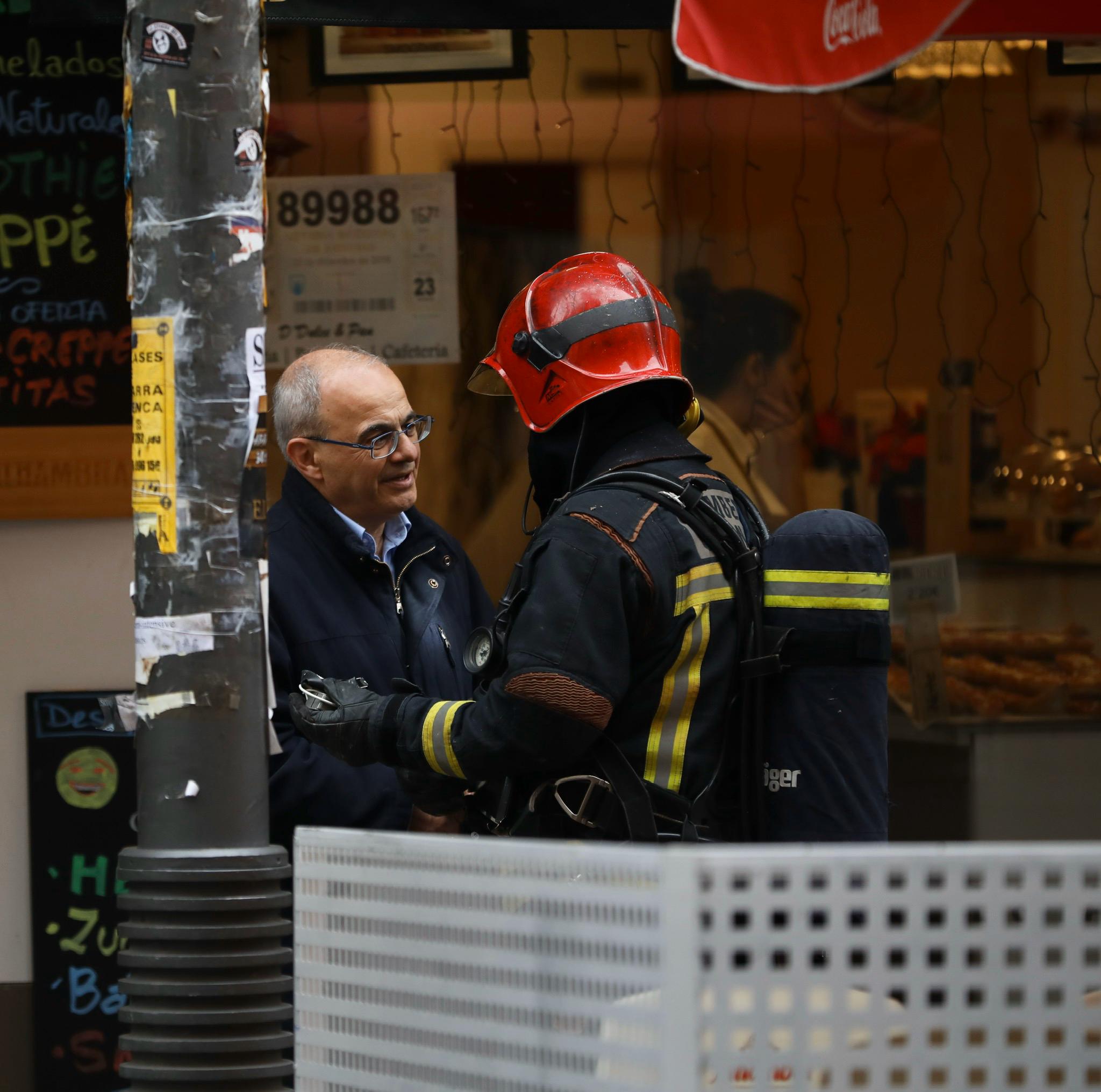 El fuego se ha originado en la cocina de la vivienda, y ha requerido la intervención del cuerpo de Bomberos