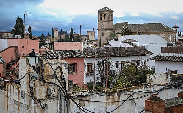 El soterramiento de los cables es uno de los deberes pendientes.