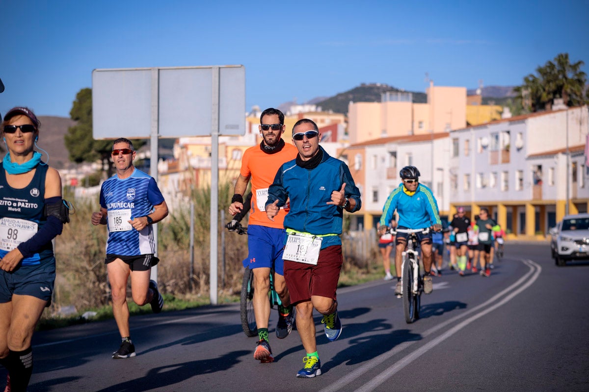 La XX Subida Pedestre al Conjuro arrancó a las 10 de la mañana, y los corredores tuvieron que enfrentarse a 17,8 kilometros en una mañana soleada